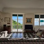A Refuge In The Infinite Sea Apartmán *