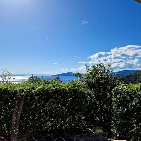 Apartamento A Refuge In The Infinite Sea