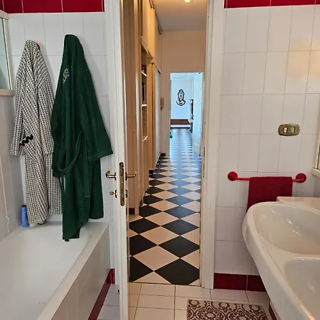 A Refuge In The Infinite Sea * Cavi di Lavagna